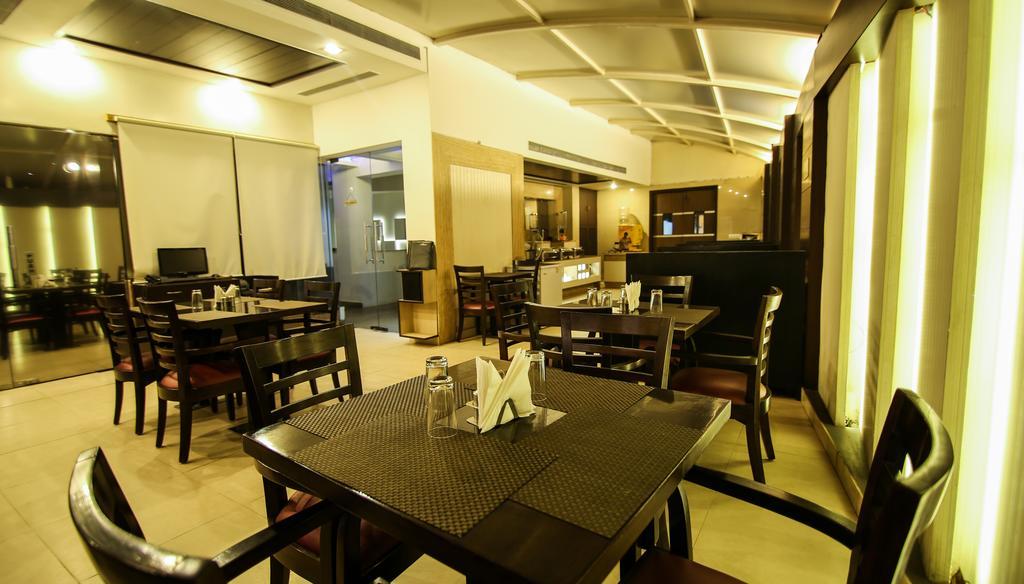 The Prime Balaji Deluxe At New Delhi Railway Station - Free Airport Pickup Hotel Exterior photo