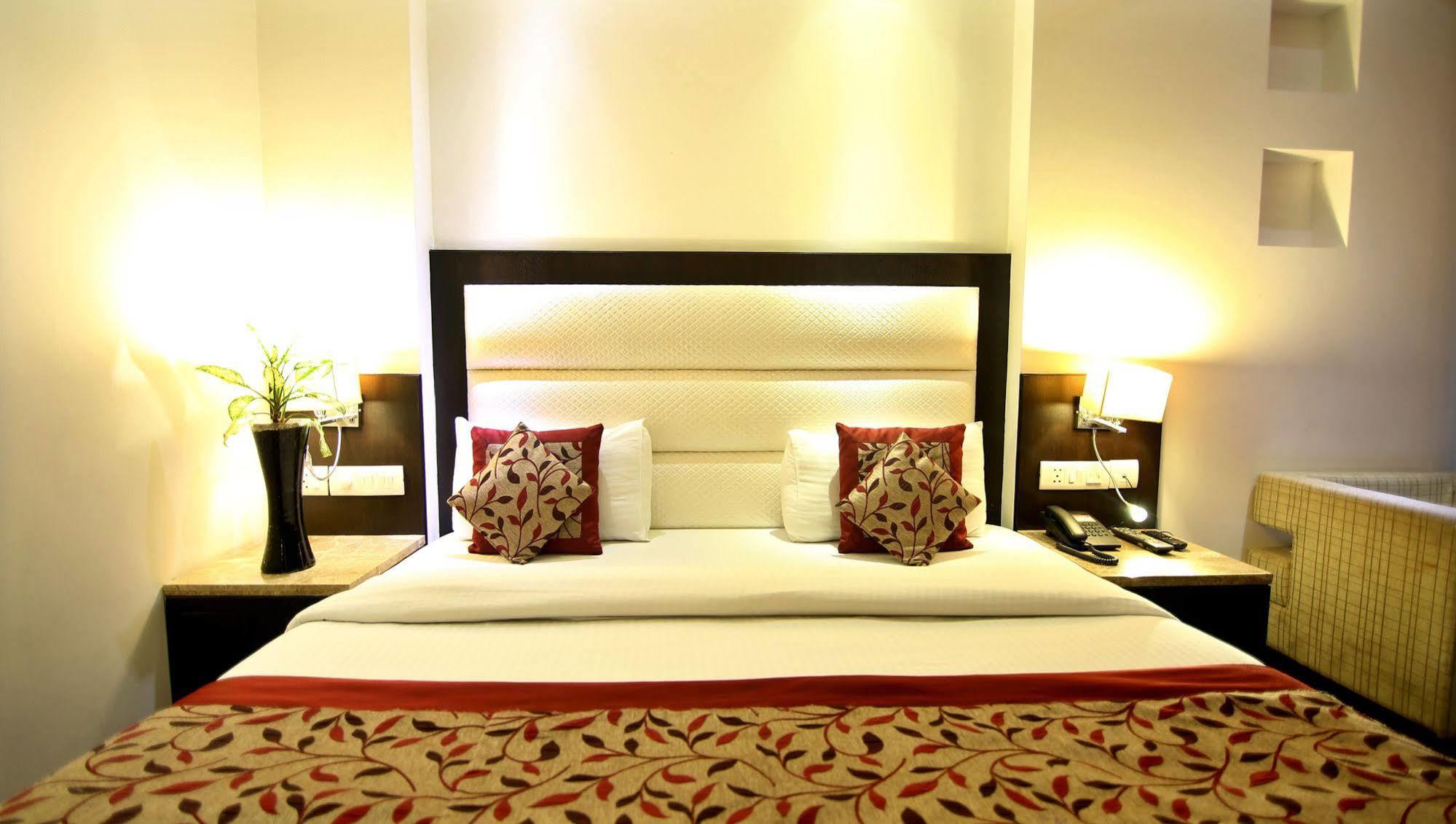 The Prime Balaji Deluxe At New Delhi Railway Station - Free Airport Pickup Hotel Exterior photo