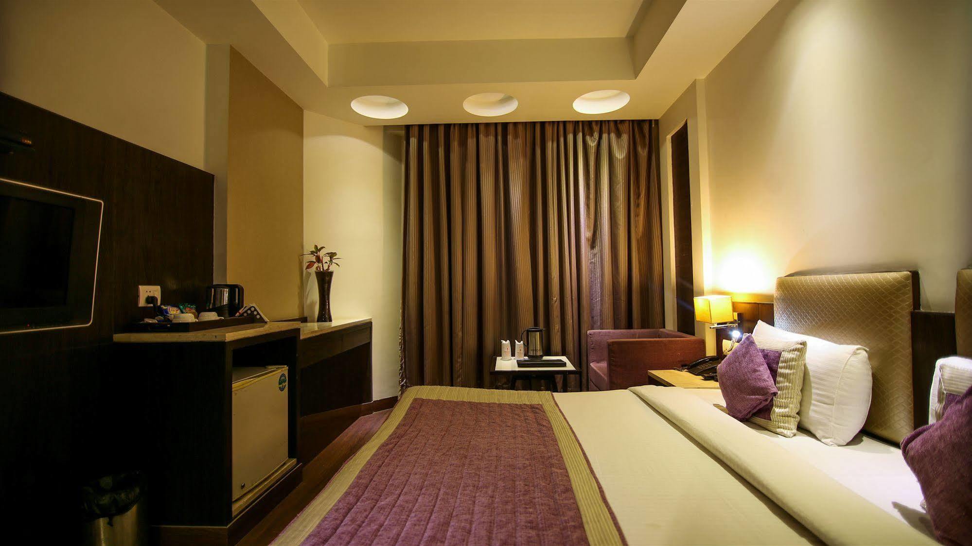The Prime Balaji Deluxe At New Delhi Railway Station - Free Airport Pickup Hotel Exterior photo