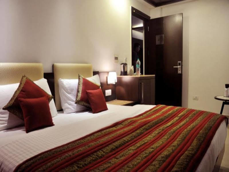 The Prime Balaji Deluxe At New Delhi Railway Station - Free Airport Pickup Hotel Room photo